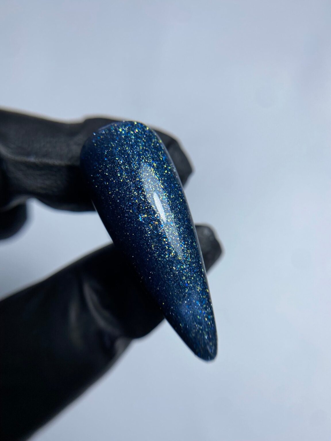 לק ג’ל 194 – tres jolie (מנצנץ)